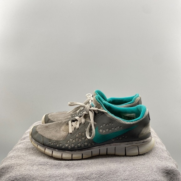 Nike Shoes Women's Size 9 1/2 Best Lightweight Running for Speed and Performance - Picture 1 of 14